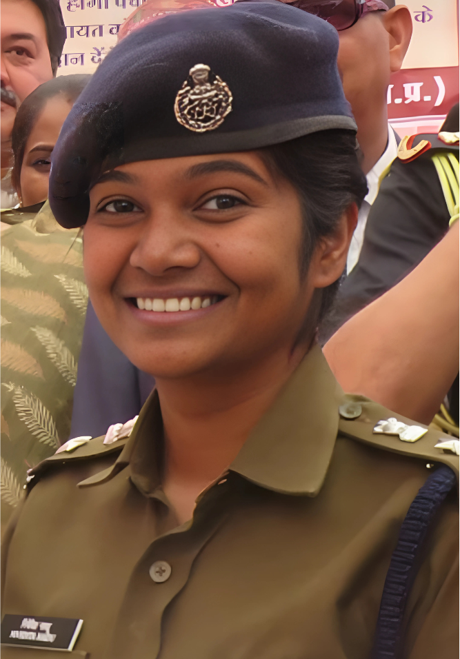 IPS Nivedita Naidu Breaking Taboos, Promoting Menstrual Hygiene in Umaria (MP)